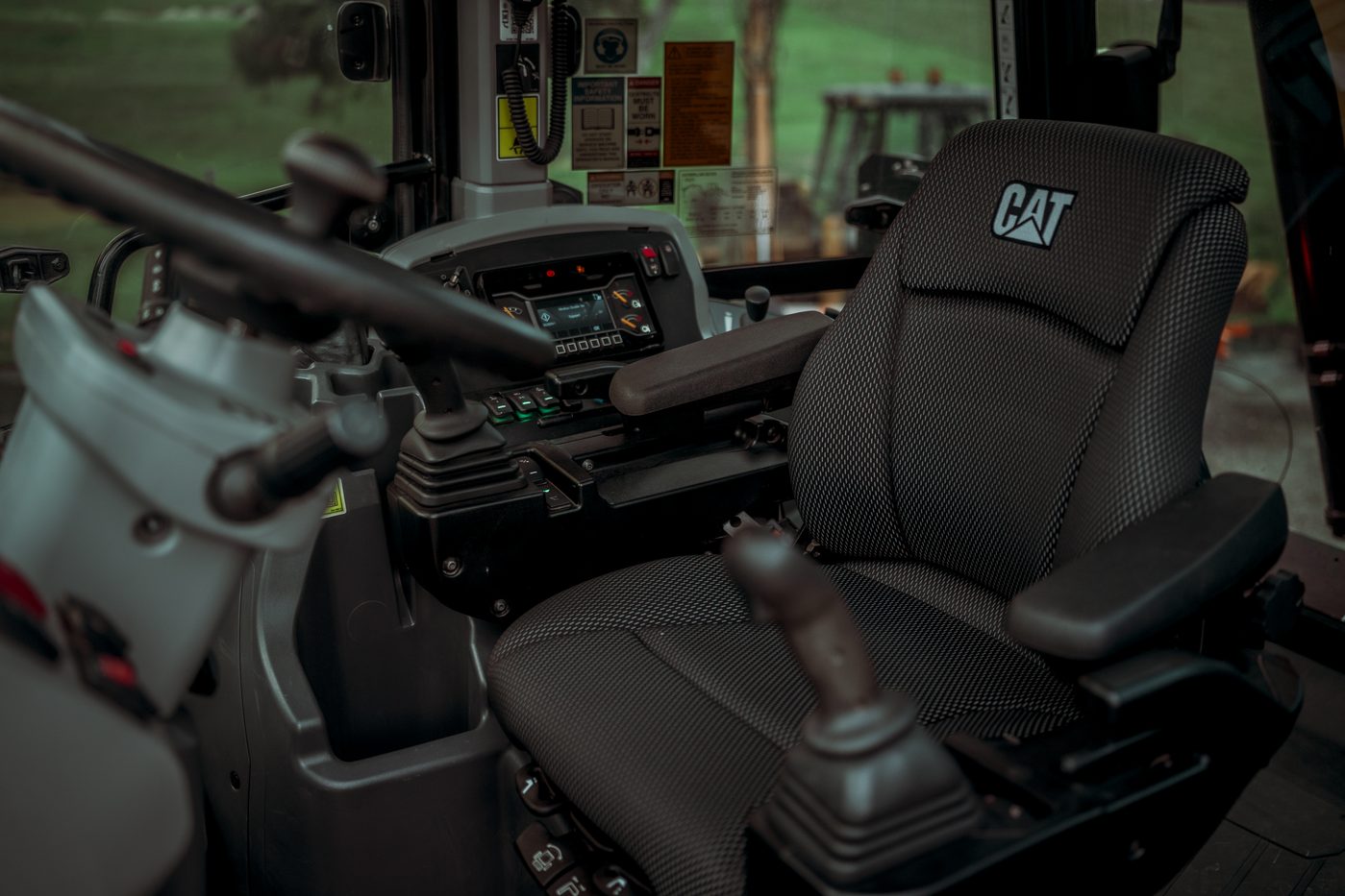 CAT 432 deluxe cabin with EH controls